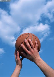 巴萨3比2皇马蝉联西超杯，维尼修斯追平C罗等纪录